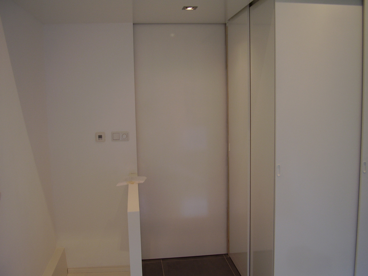 Badkamer en slaapkamer kastwand